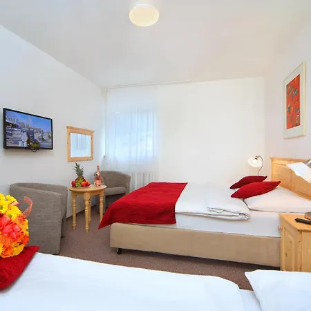 Hotel Lenka 3*
