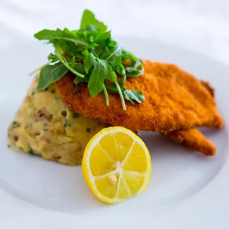 Lenka Готель Шпіндлерув-Млин