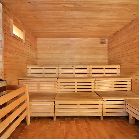 Lenka Hotel 3*