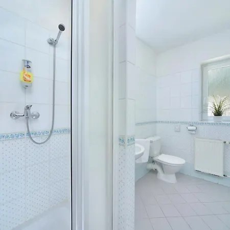 Hotel Lenka 3*